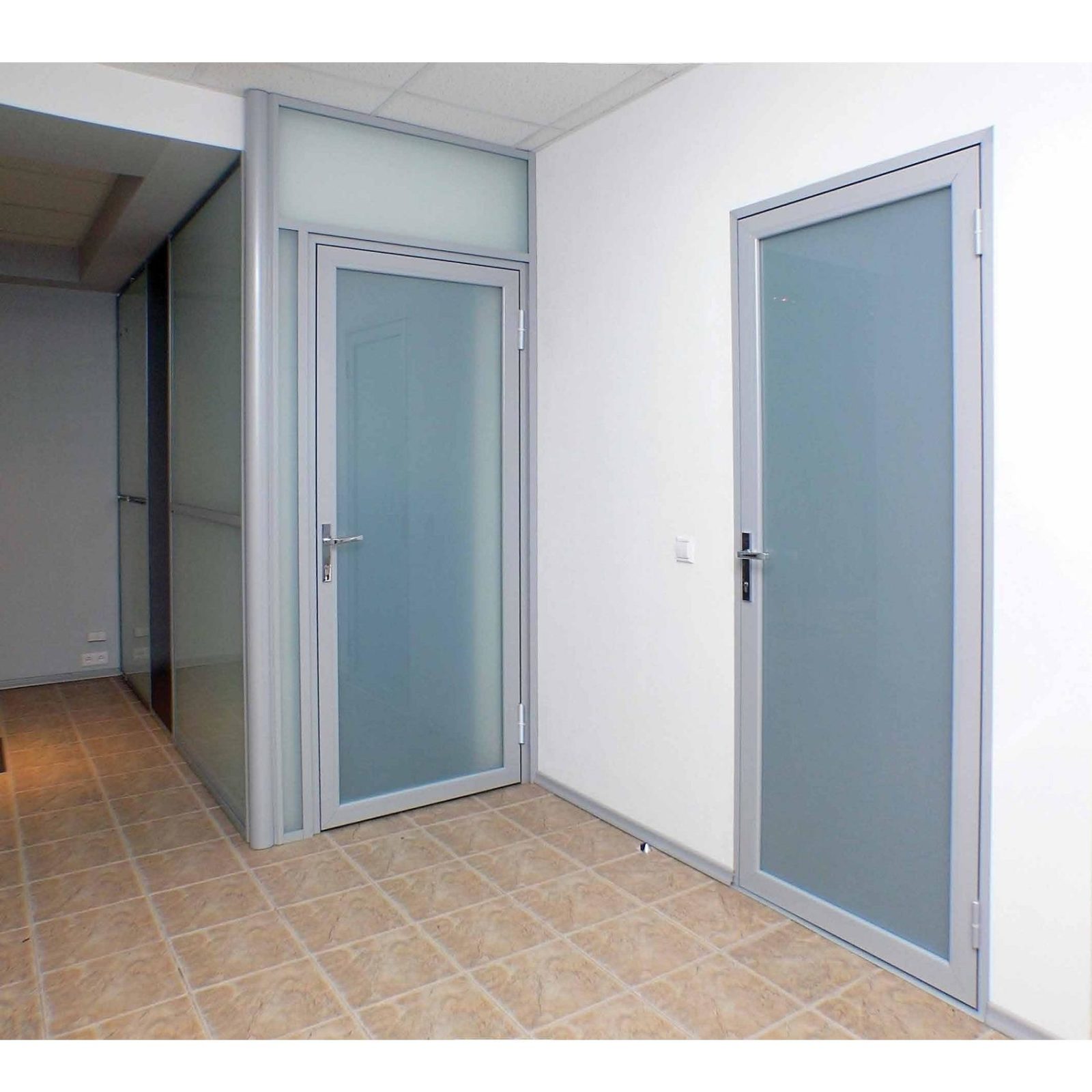 Алюминиевая дверь 700×2000 мм. GFTD9202 Алюминиевая дверь 700×2000 мм. GFTD9202